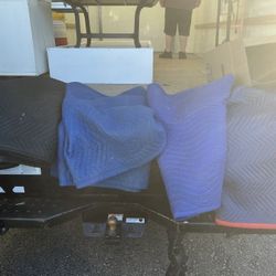 4 Moving Blankets