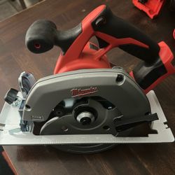 Milwaukee M18 18V 6 -1/2” Circular Saw 