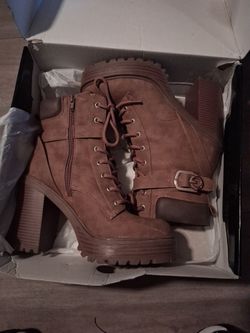 GBG WOMEN'S ANKLE BOOTS ,GREAT CONDITION