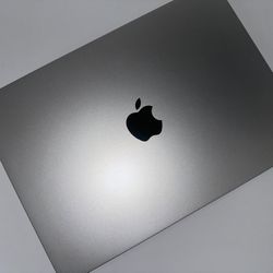 $750 BRAND NEW (Apple - MacBook Air 13-inch Laptop - Apple M4