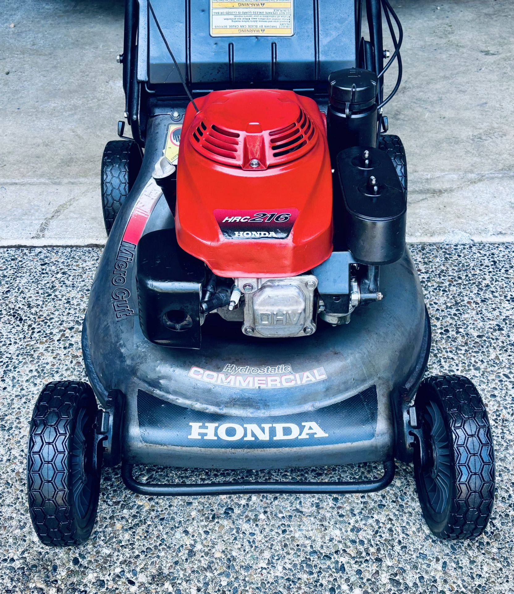 HONDA — HRC216HXA | Top-of-the-Line Commercial Lawn Mower | Hydrostatic Self-Propel + Blade-Stop | Excellent Condition!