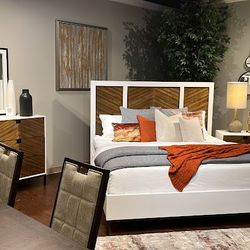 Oslo White And Walnut California King Bed$10 Down payment,financing and Delivery Available