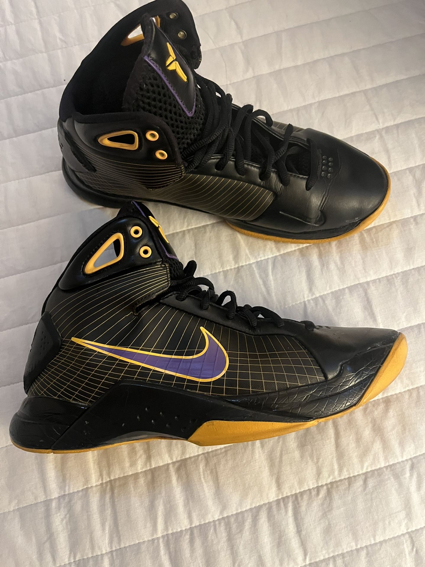 NIKES KOBES