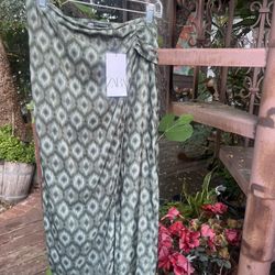 Zara Skirt Size S