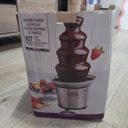 Nostalgia, chocolate/fondue fountain