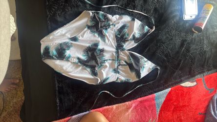 Women’s bathing suit