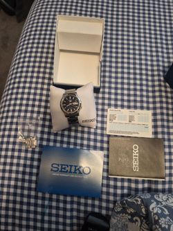 Seiko 5 automatic watch full box extra links like new