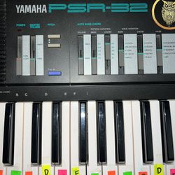 Yamaha Portable Keyboard PSR-32