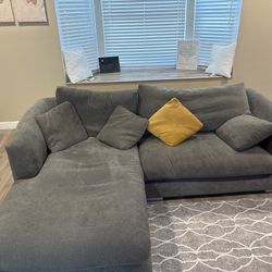 Modern Gray Sectional Couch w/ Chaise – Clean & Comfortable