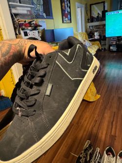 Etnies Black shoes size 10