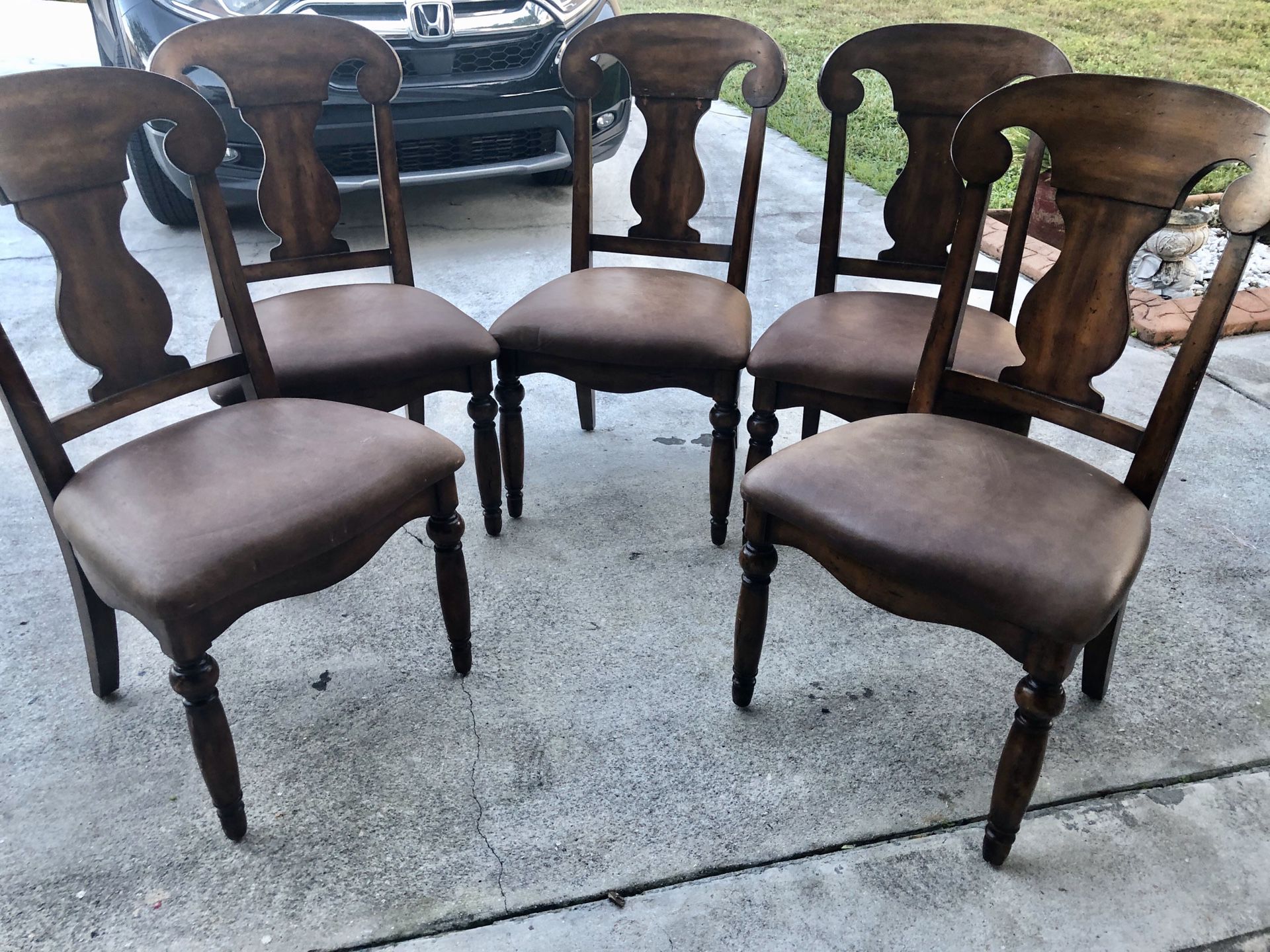 Gorgeous solid wood & leather dining room chairs (5)
