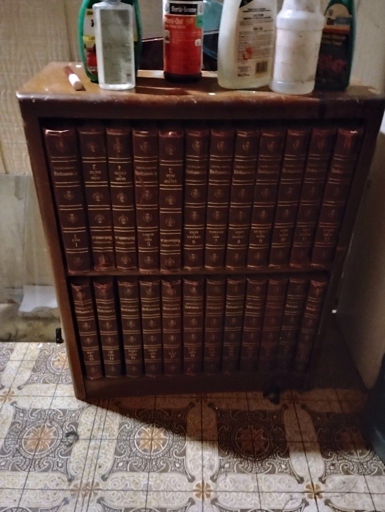 1959 Set Of Encyclopedia Britannica