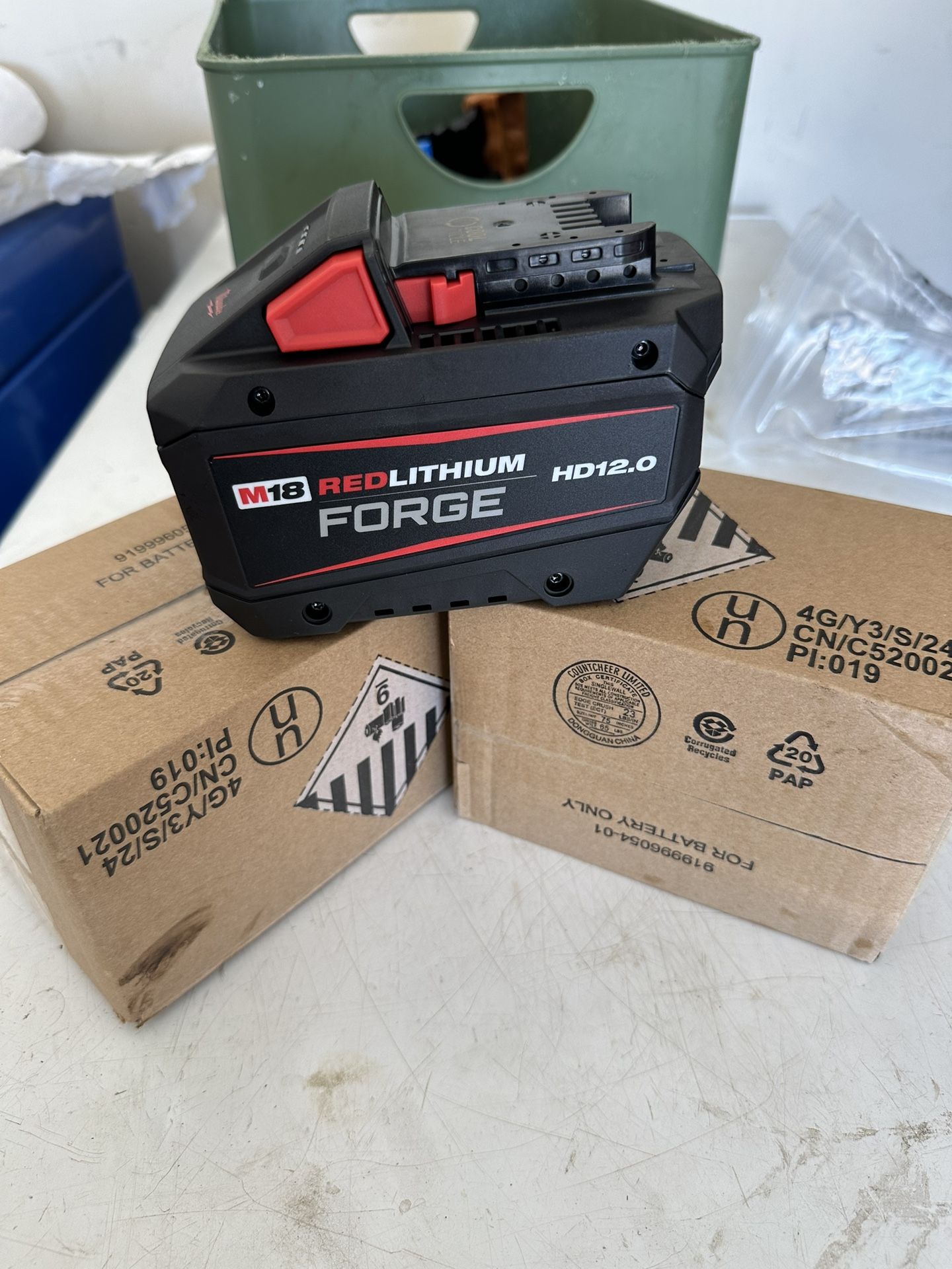 Milwaukee 12.0 Forge Battery