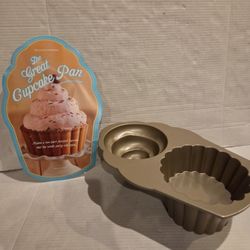 New Williams Sonoma Great Cupcake Pan Cake Bake Baking Bakeware Kitchenware Home Decor