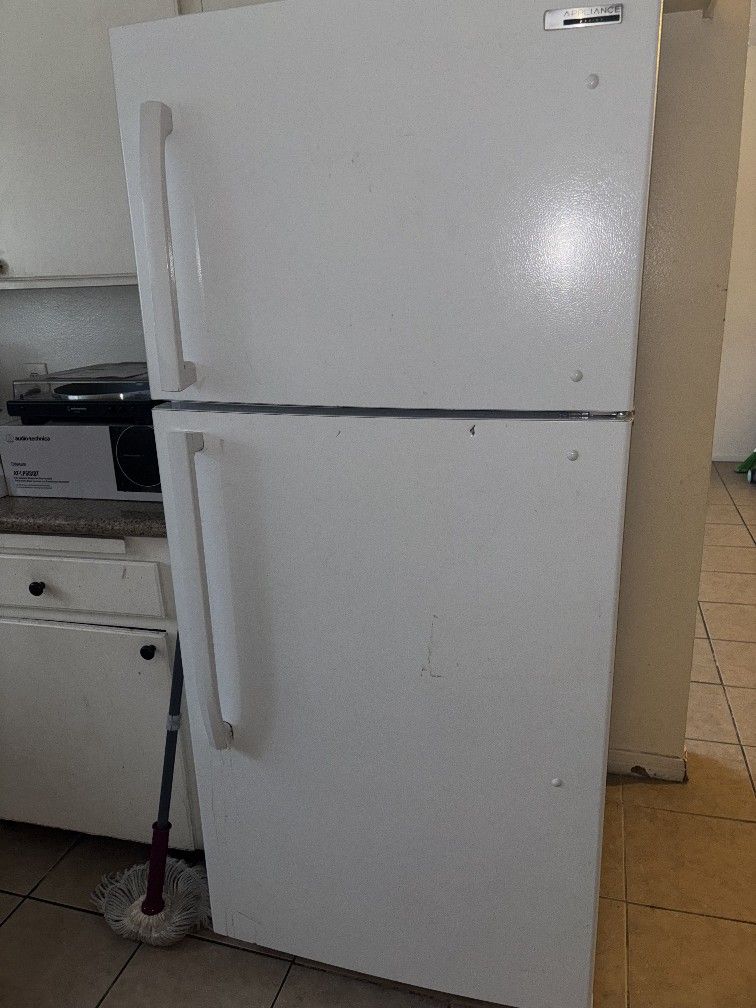 Whirlpool Refrigerator 