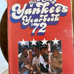 1972 YANKEE YEAR BOOK