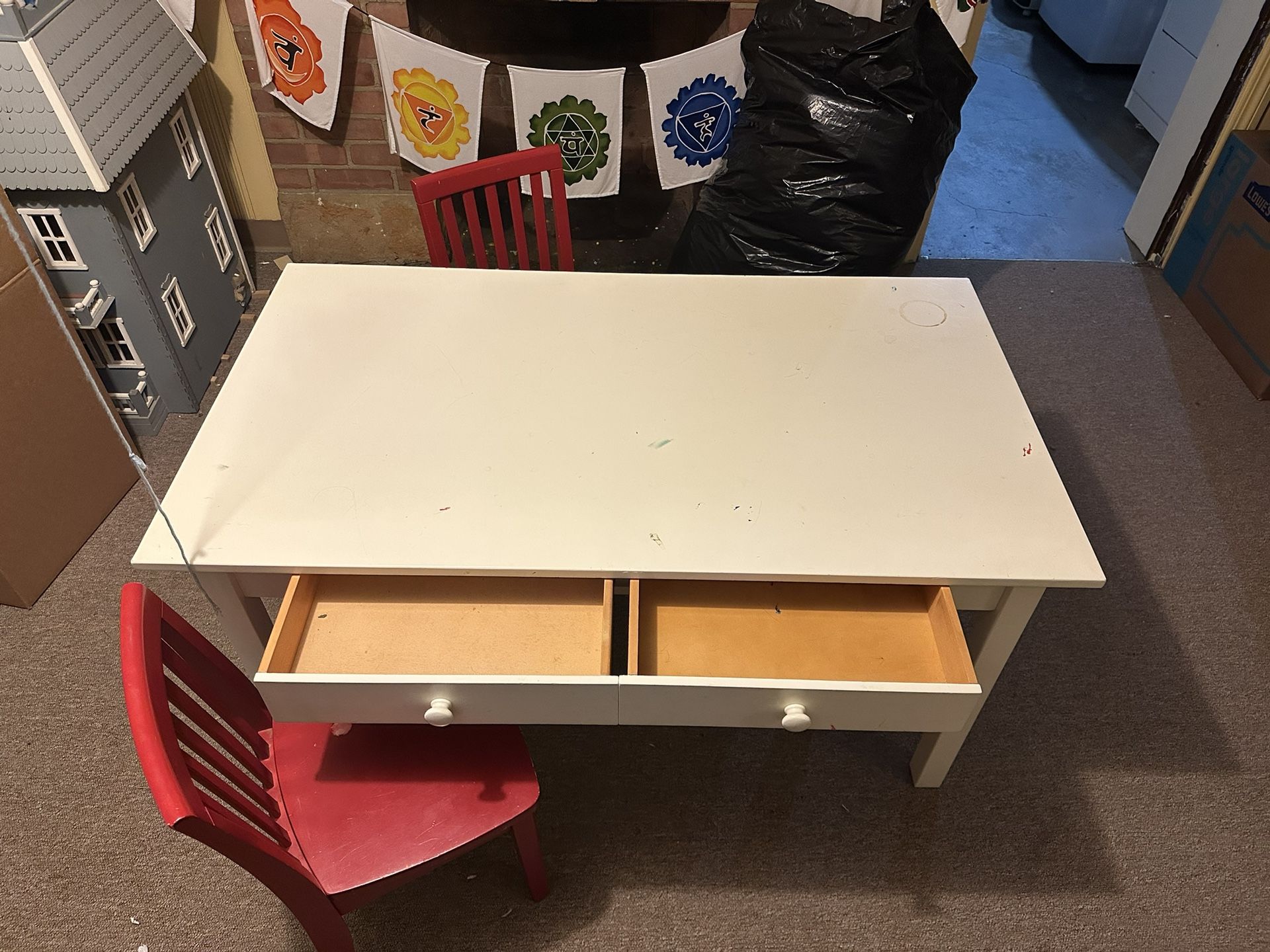 Kid’s Art Table