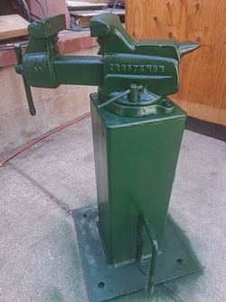 Antique craftsman Vise
