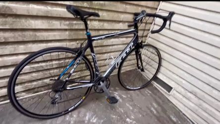 FELT Full carbon fiber road bike 58