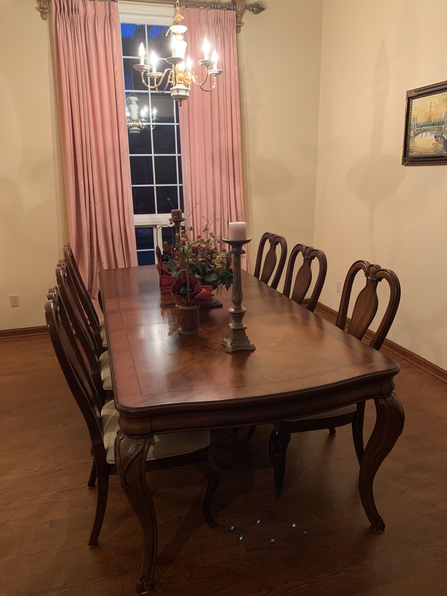 Grand Dining Table