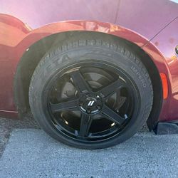 20x9 & 20x10 Staggered Rims And Tires 245/45/20 & 275/40/20