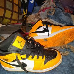 Jordan 1 size 6