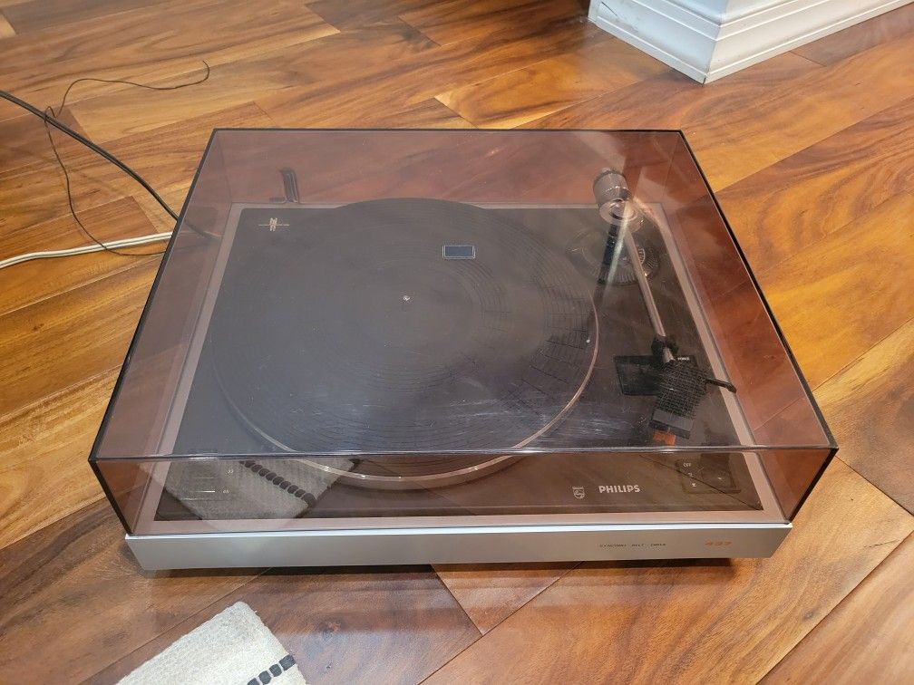 Vintage Philips 437 Turntable Tested Working