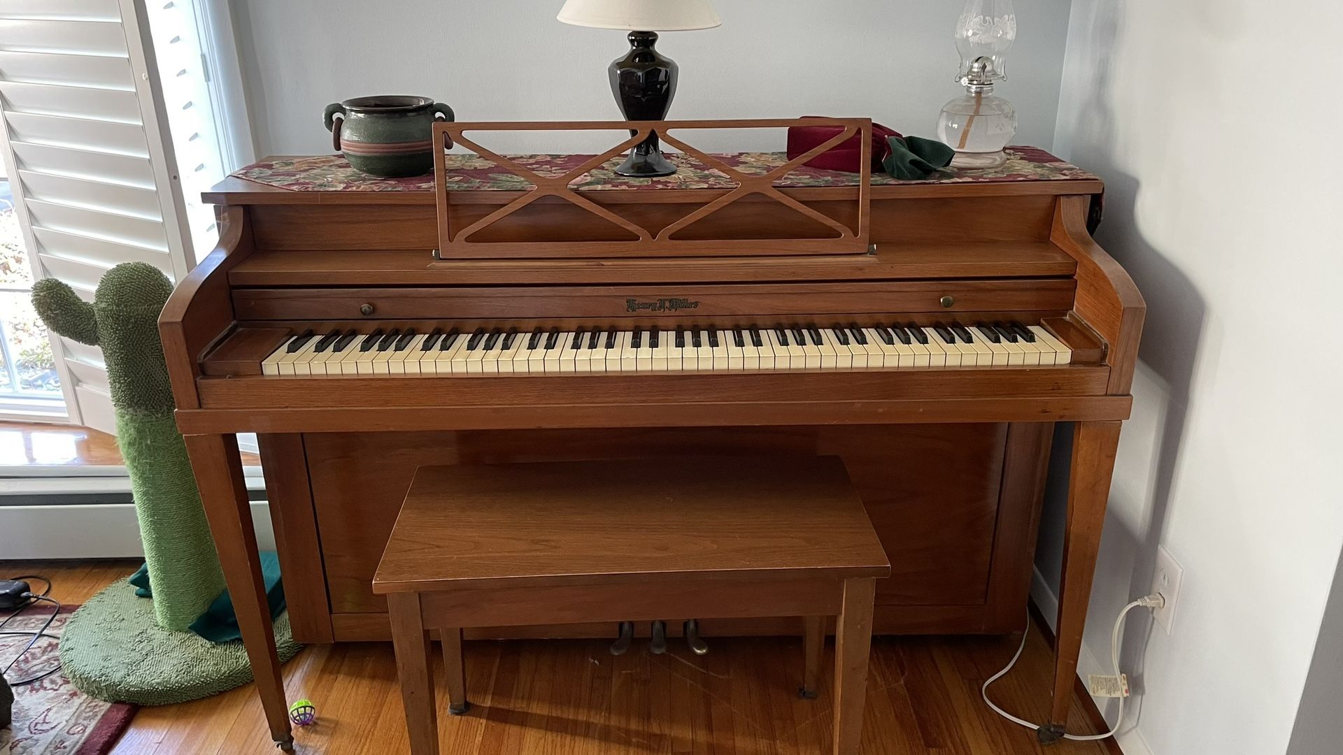 Henry F. Miller Piano (IVORY KEYS)