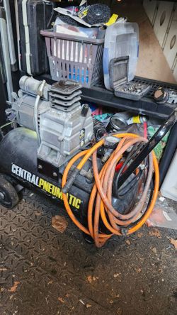 Central pneumatic air compressor