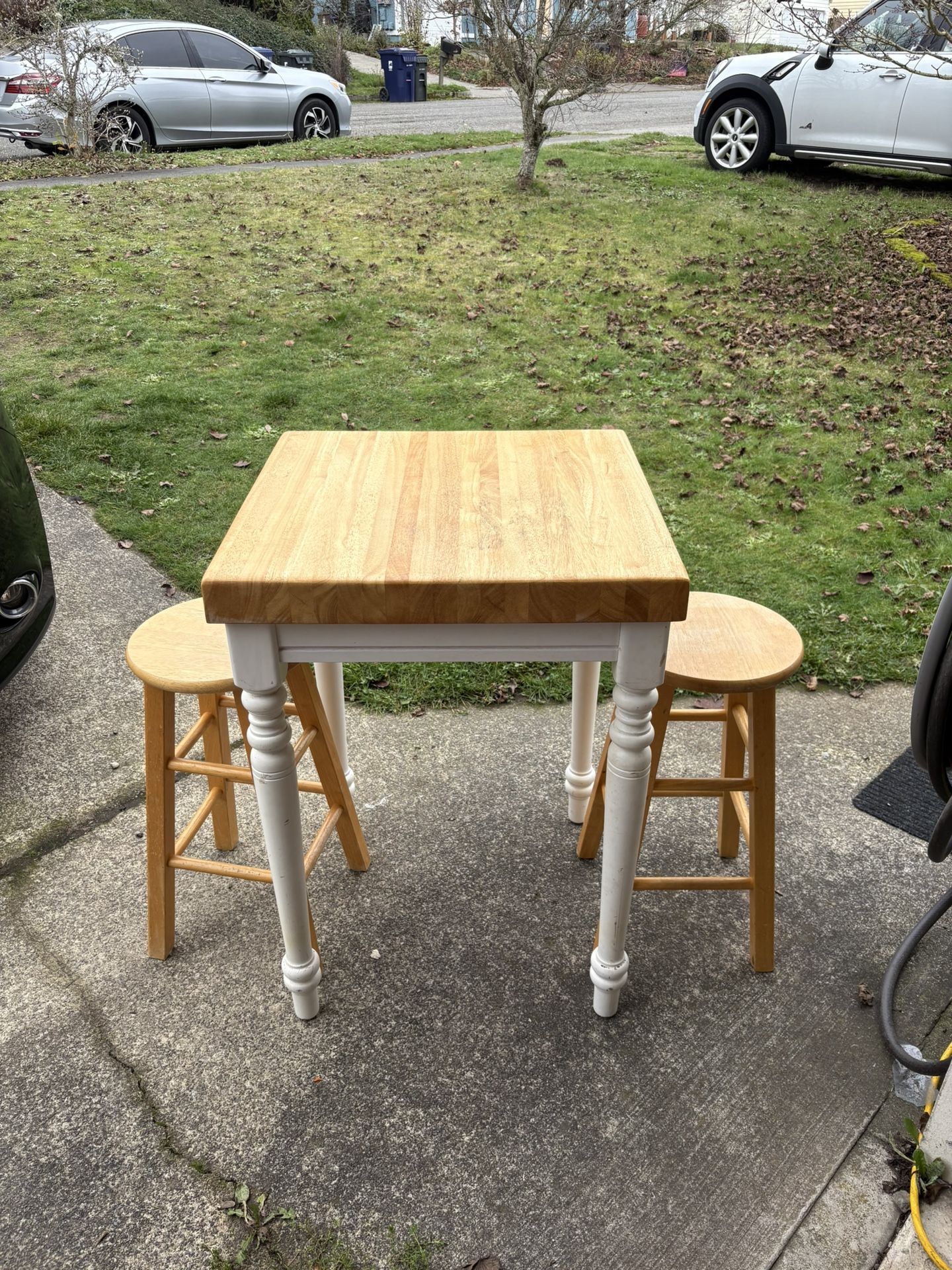 Kitchen Table And Chairs 