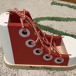 Melissa & Doug Deluxe Wood Lacing Sneaker 