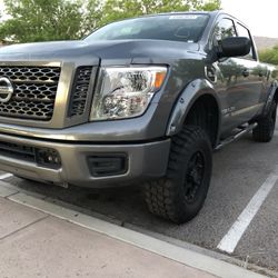 2017 Nissan Titan