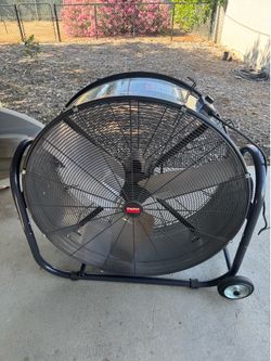 Dayton Model: 1YNW5A HIGH 120VAC, 60Hz 5.3A 615W E19455 03-15 LOW 36'Dia: Industrial Direct Drive OFF Mobile Air Circulator