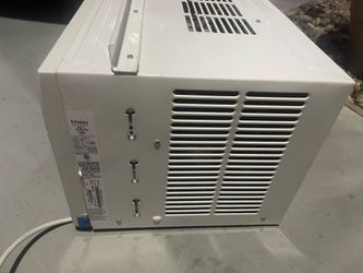 Window AC in excellent condition