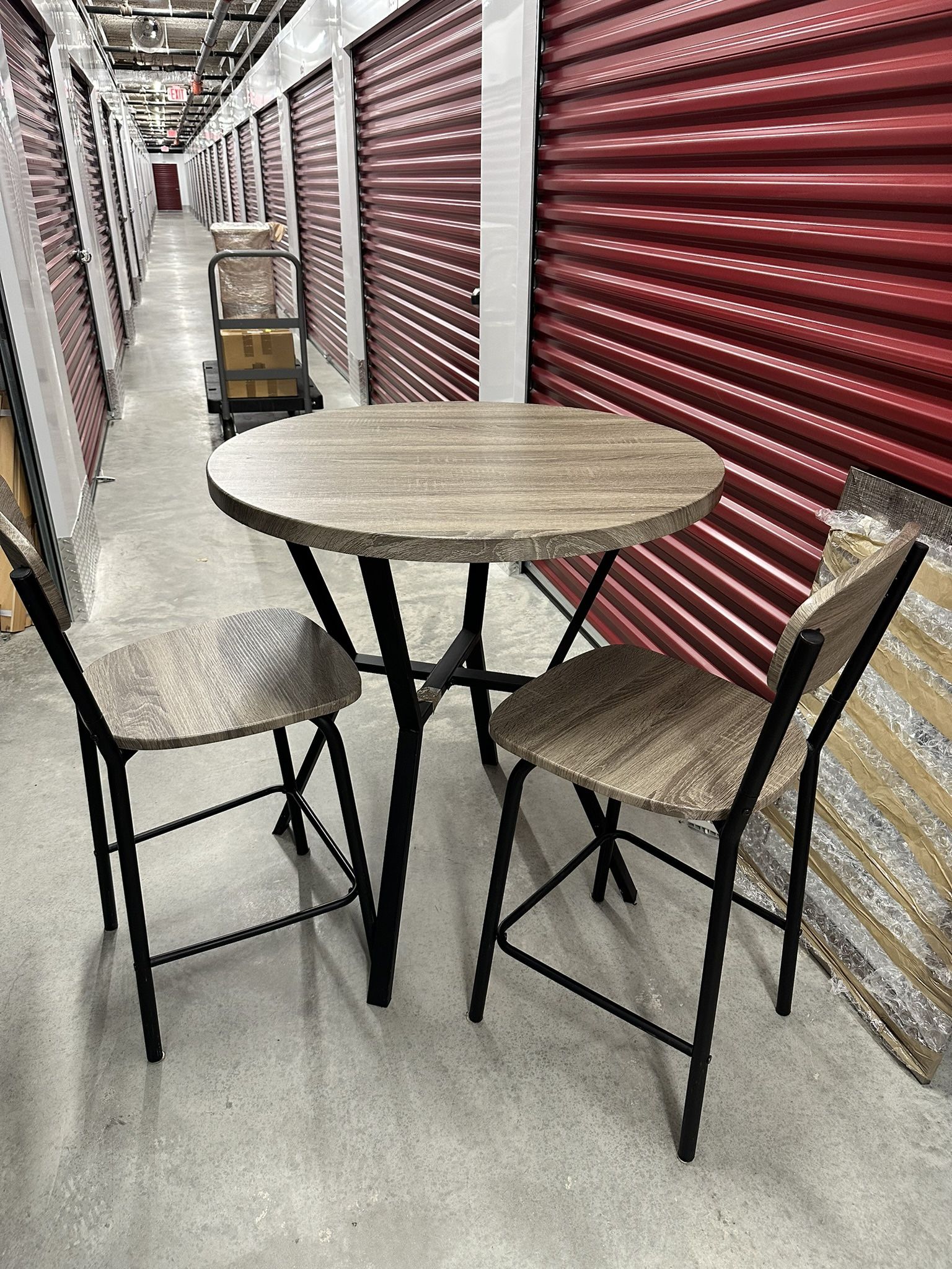 Dining Table And Chairs 