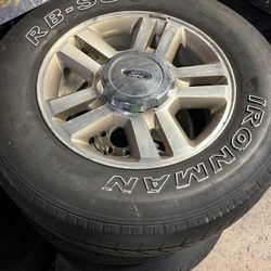 Ford F150 18 Inch Rims With Eddie Bauer/King Ranch, Gold Trim.