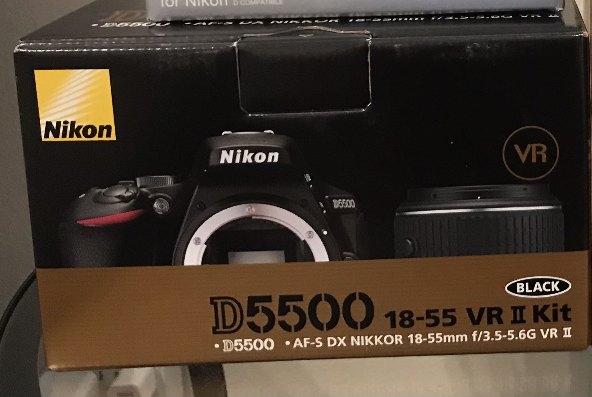 Nikon D5500 DSLR Camera 18-55mm VR II Lens Kit 