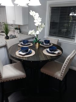 Beautiful Dinning table set