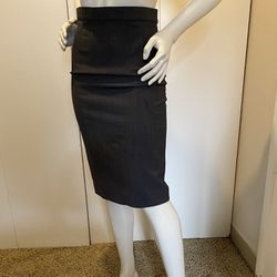 Theory Pencil Skirt. Size 0. Excellent Condition !