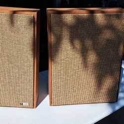 Fisher Speakers
