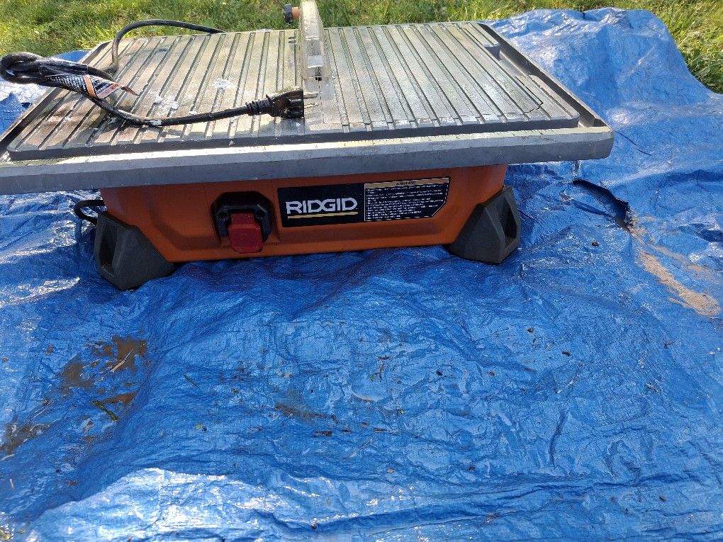 Rigid tile saw.