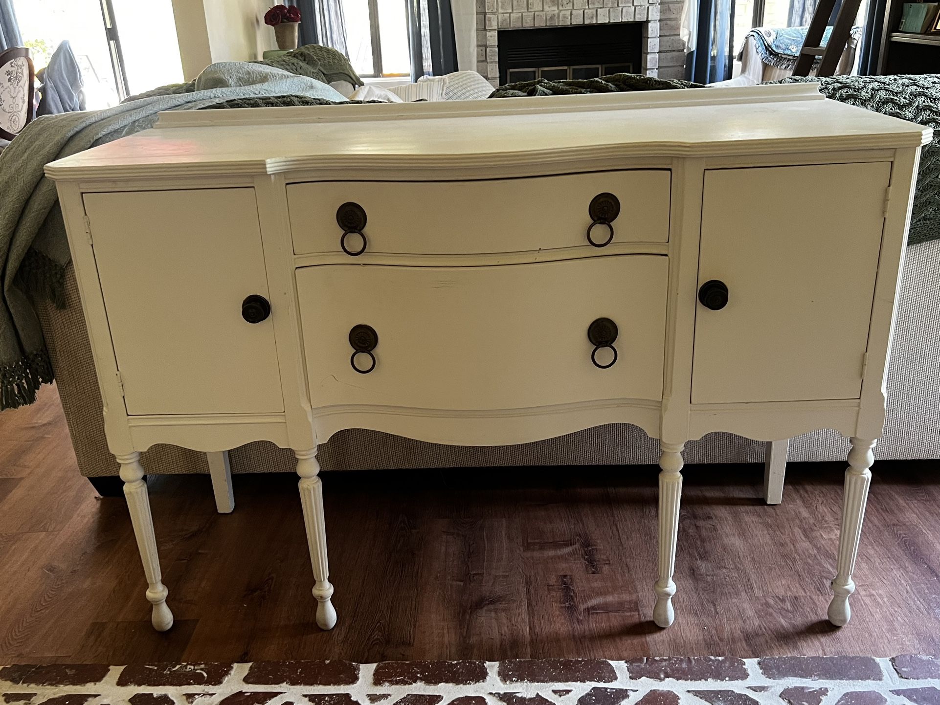 White buffet