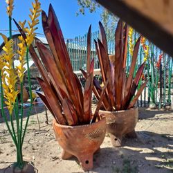 Metal Yard Art, Wind Spinners & POTTERY 🌴 🌺 