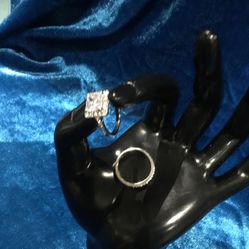 New Double Wedding Rings Available In Size 7, 8, 9