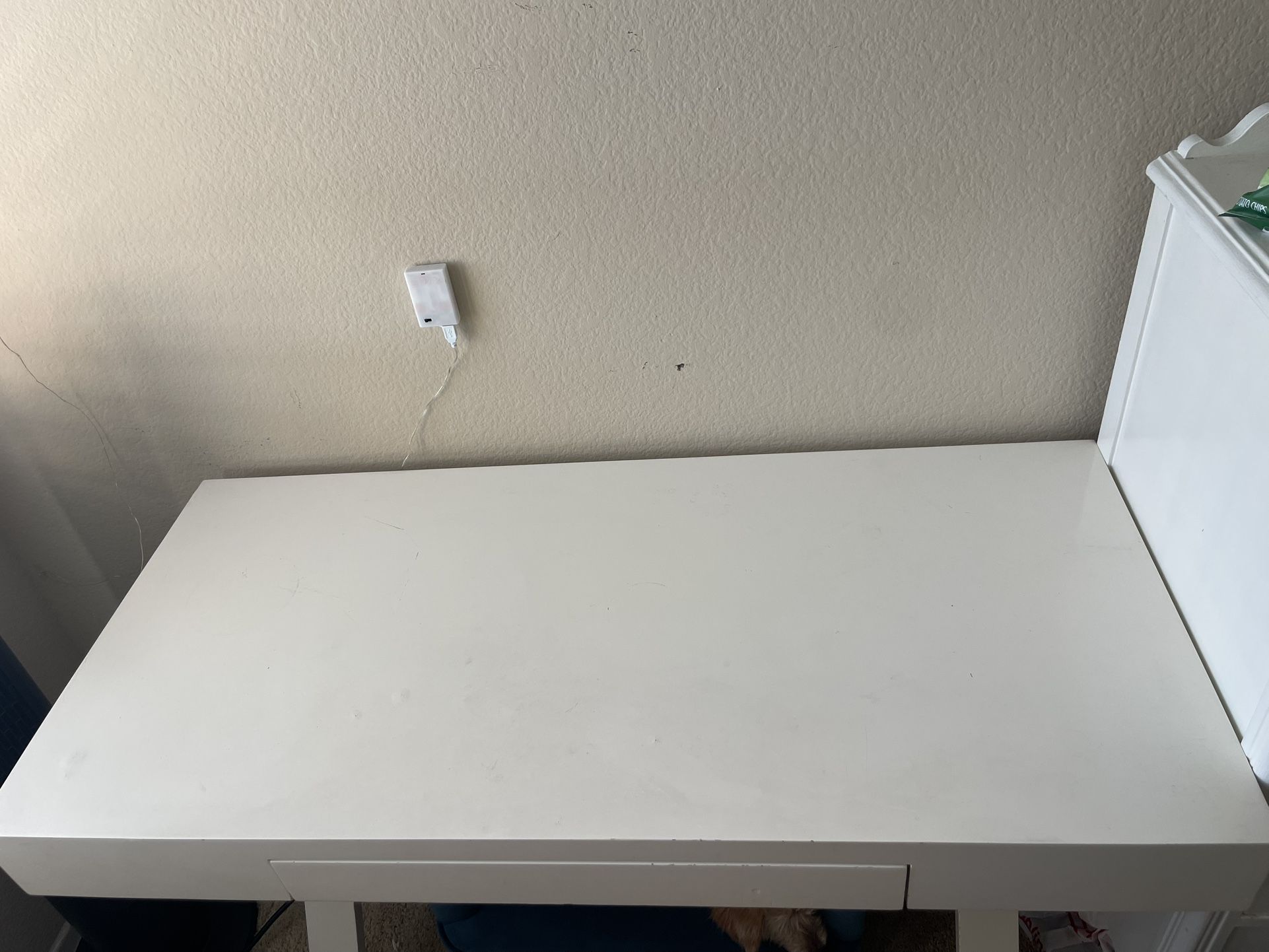 White Desk – 48” Wide – Sturdy & Functional
