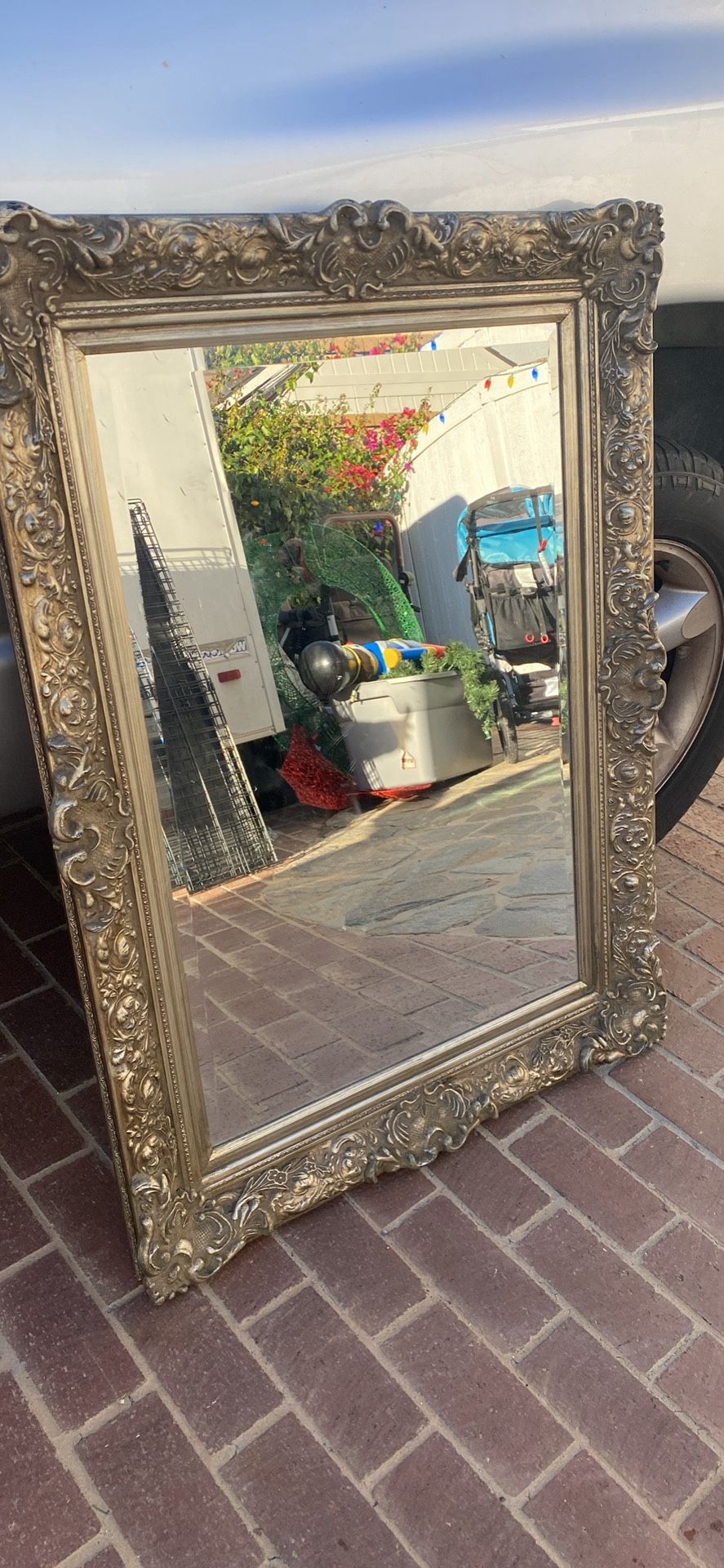 BEAUTIFUL ORNATE 33"x 46" BEVELED MIRROR !!