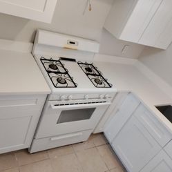 Kitchen Cabinets | Laundry Room cabinets | Bathroom Vanities 