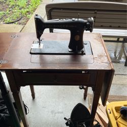 Vintage Singer Electric Sewing Machine