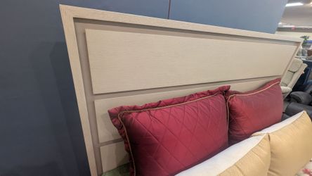 Off white Queen Bed, Dresser & 2 Nightstands