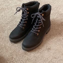 Womens Boots Size 9